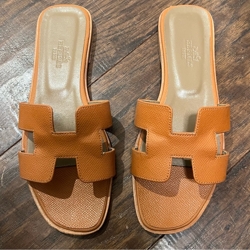 Hermès Brown Oran Sandals